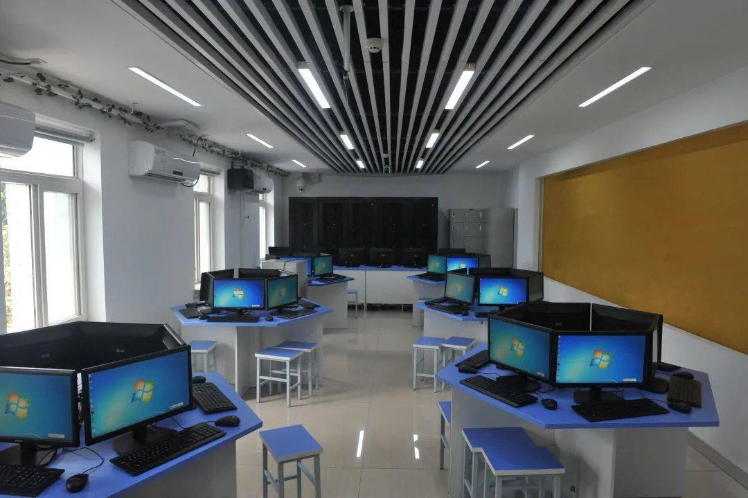 北京市工贸技师学院服务管理分院 各专业系诚邀你的加入，开启技术服务新篇章